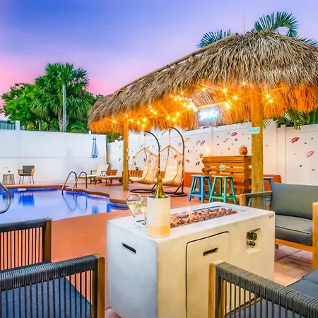 Villa Tiki Time! Pool-Tiki Hut-Kayaks-Grill-Ocean View!